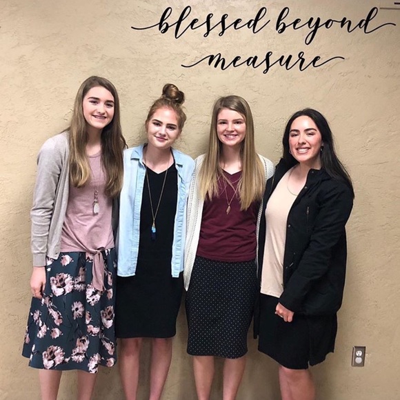 Meet your Posher, Ashley - Picture 3 of 5